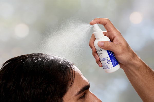 کاربرد لوسیون ضد ریزش فولیکا روی پوست سر