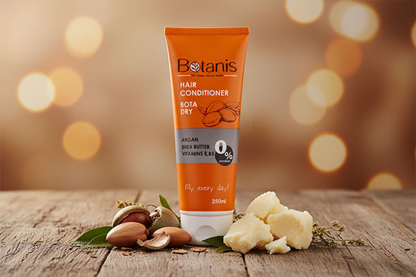 نرم کننده موهای خشک بوتانیس همراه با مواد طبیعی آرگان و شی باتر