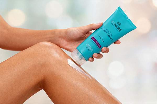 استفاده از کرم بدن سینره برای رطوبت‌رسانی پوست