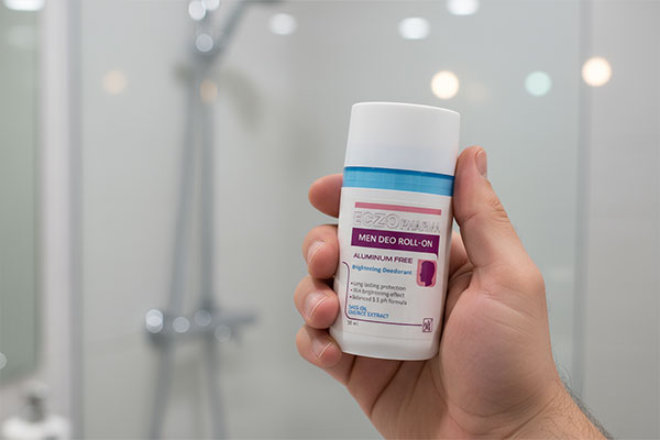 مام اگزوفارما مای در دست مرد برای استفاده روزمره