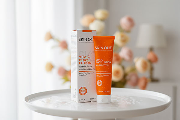 لوسیون ویتامین سی اسکین وان برای رطوبت‌رسانی پوست