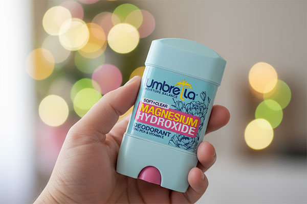 دئودورانت سافت کلیر آمبرلا در دست برای استفاده روزانه