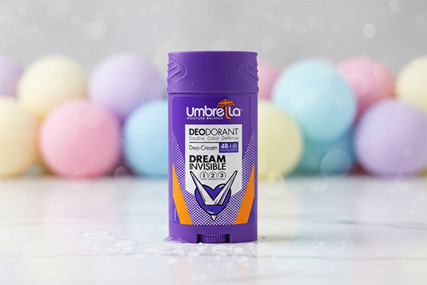 دئودرانت دریم آمبرلا روی سطح مرمر سفید