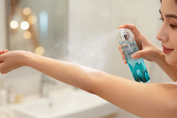 استفاده از بادی اسپلش زنانه کاریزما سی گل برای شادابی پوست