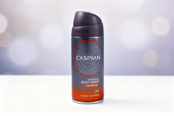اسپری دئودورانت بدن آقایان چمپیون کاسپین روی سطح سفید