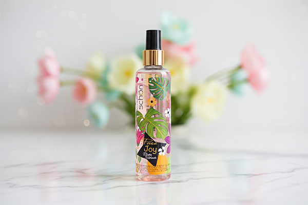 بادی اسپلش زنانه پیور جوی شون روی سطح مرمر سفید