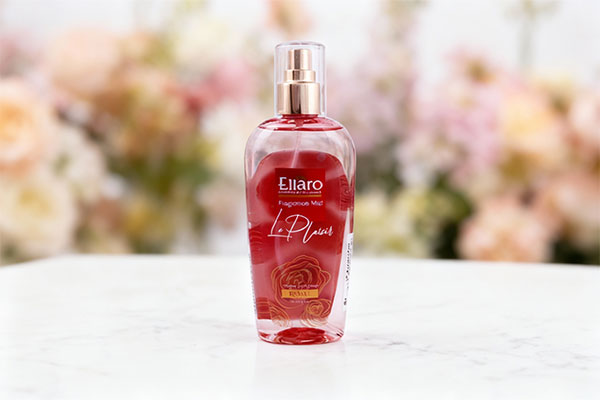 بادی اسپلش زنانه پلژر الارو روی سطح مرمر سفید