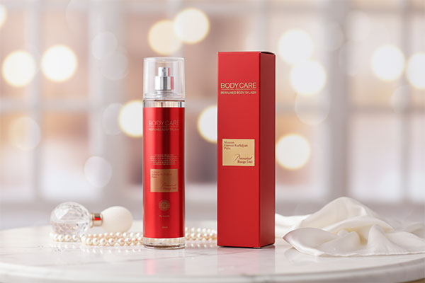 بادی اسپلش زنانه باکارات رژ بادی کر روی میز آرایش لوکس