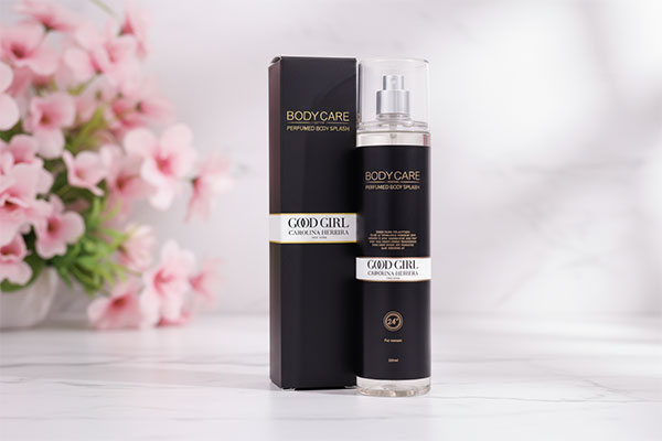 بادی اسپلش زنانه گود گرل بادی کر روی سطح مرمر سفید