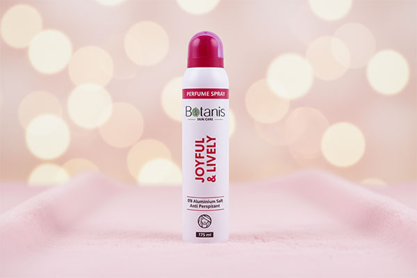 اسپری بدن زنانه لایولی بوتانیس با رایحه گرم و گلی