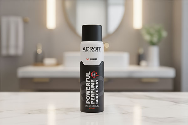 اسپری بدن مردانه سو الور آدرویت روی پیشخوان حمام