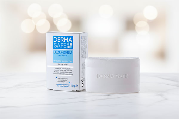 پن پوست خشک درماسیف روی سطح مرمر سفید