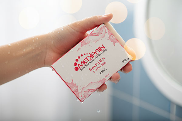 استفاده از پن مخصوص پوست خشک مدیپن در شستشو