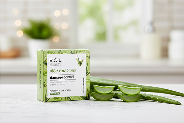 صابون کرمی آلوئه ورا بیول با برگ‌های تازه آلوئه ورا