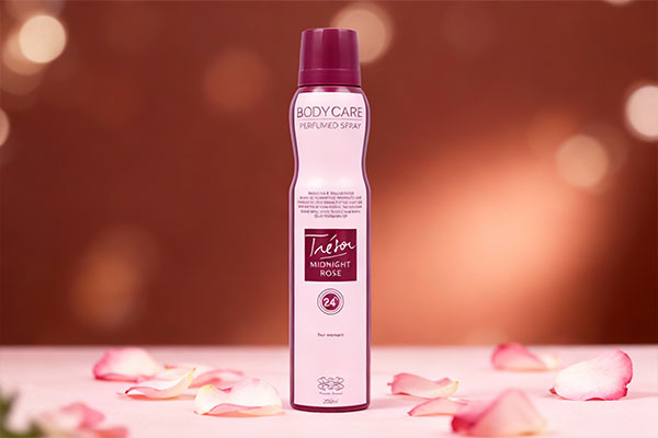 اسپری میدنایت رز بادی کر همراه با گلبرگهای رز
