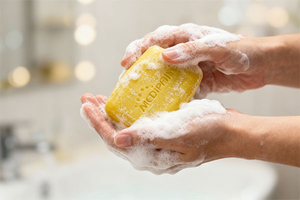 نحوه استفاده از پن درماتولوژیک حاوی تری کلوکربان مدیپن