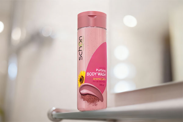 شامپو بدن خاک رس شون در حمام