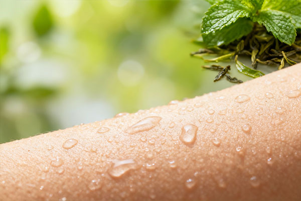 حس طراوت پوست با شامپو بدن چای سبز و نعنا شون