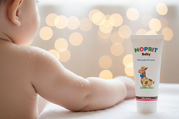 پوست نرم کودک پس از استفاده از شامپو بدن نوزاد نوپریت