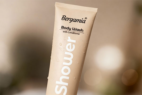 نمای نزدیک ژل شستشوی بدن برگامیا با طراوت و تازگی