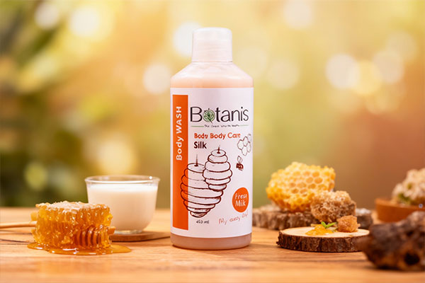 شامپو بدن کرمی بوتانیس با مواد طبیعی شیر و عسل