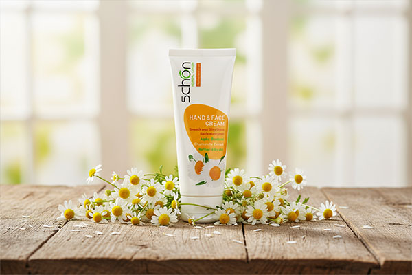 کرم بابونه شون با گلهای بابونه