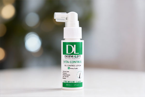 بطری لوسیون مو چرب درمالیفت برای پوست سر چرب