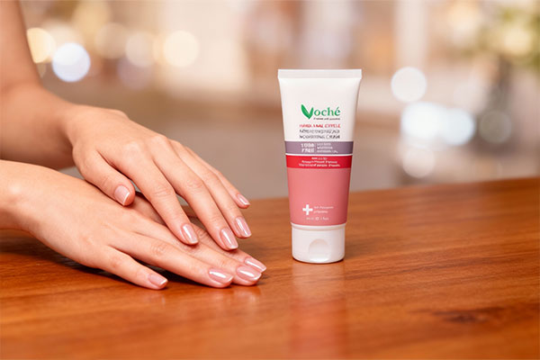 کرم دست و ناخن وچه با ترکیبات طبیعی