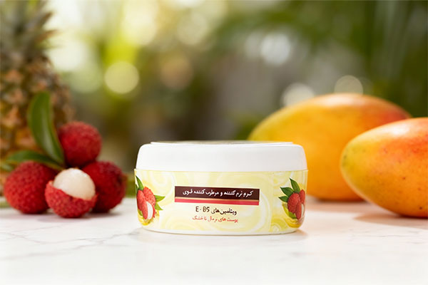 کرم مرطوب کننده سیلکی تاچ مای با عصاره میوه‌های استوایی
