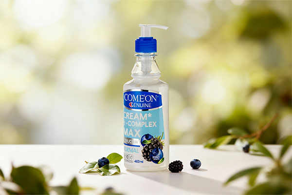 استفاده از کرم مرطوب کننده ب کمپلکس بلوبری کامان برای آبرسانی پوست
