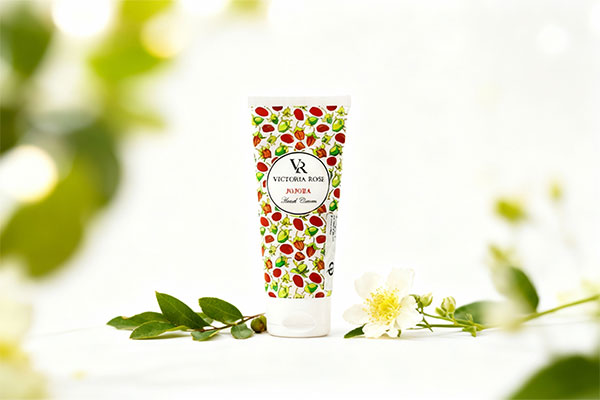 کرم دست جوجوبا ویکتوریا رز با ترکیبات طبیعی