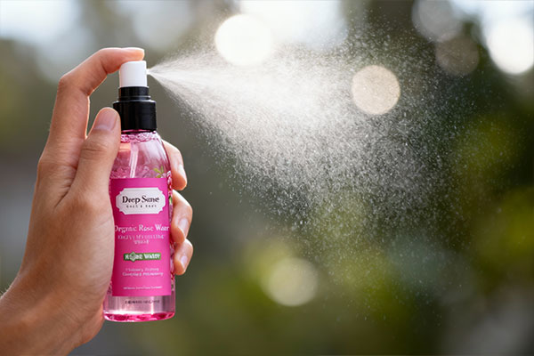 اسپری رطوبترسان گل رز دیپ سنس برای آمادهسازی پوست
