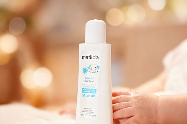 پوست نرم کودک پس از استفاده از روغن ماتیلدا