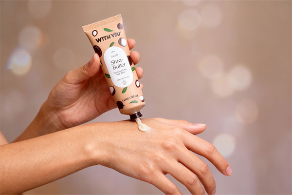کرم مرطوب کننده دست شی باتر ویت یو برای پوست خشک