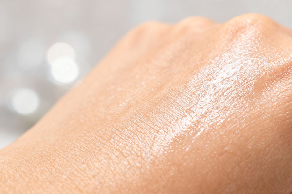 پوست نرم و لطیف با کرم آبرسان سیوند 5 درصد