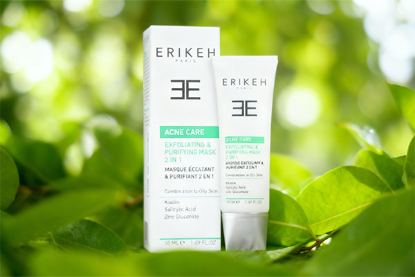 ماسک پاکسازی و اسکراب اریکه با پسزمینه برگهای سبز