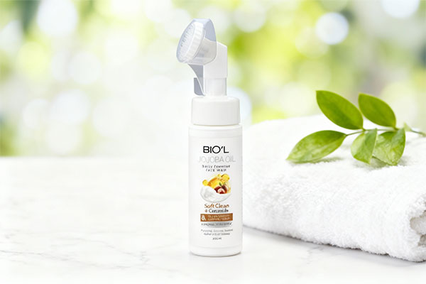 ترکیبات طبیعی فوم شستشوی صورت جوجوبا بیول