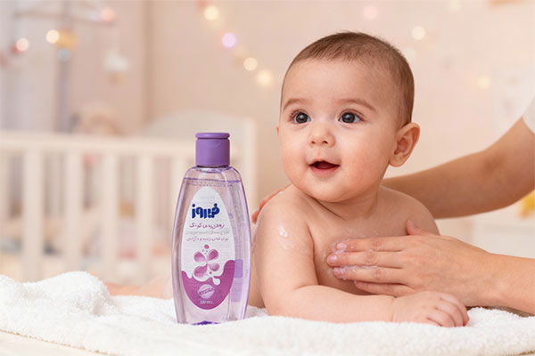 روغن بدن بچه اسطوخودوس فیروز با گل‌های اسطوخودوس