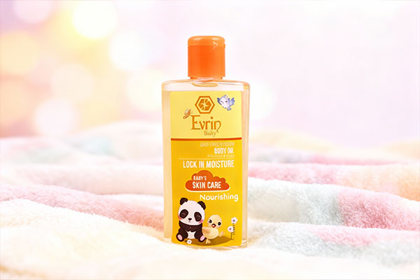 پوست نرم و لطیف کودک پس از استفاده از روغن طبیعی