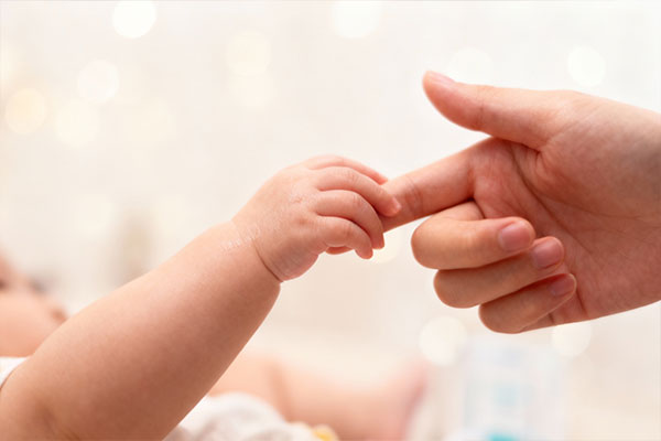 ترمیم و محافظت از پوست کودک با کرم نرمکننده بیبی اسکین