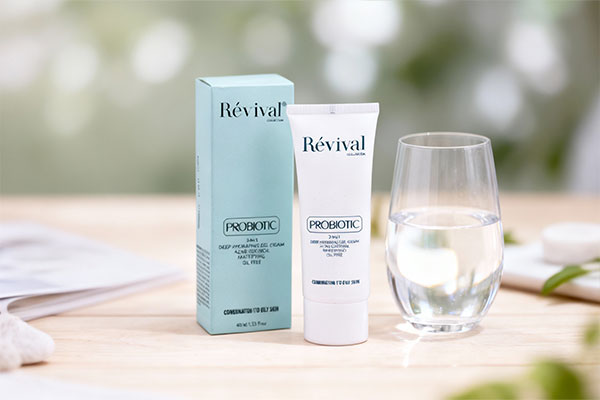 آبرسان رویوال پوست چرب برای رطوبت‌رسانی عمیق