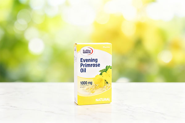 کپسول ایوینینگ پرایم رز اویل 1000 یوروویتال روی سطح سفید