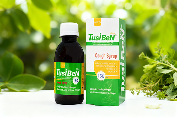 تصویر شربت توسی بن حکیم تجارت سهند با پس‌زمینه گیاهی