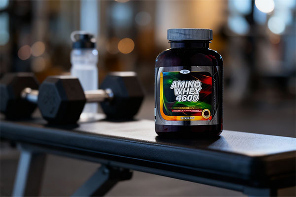 قرص آمینو وی 4600 پی ان سی کارن در محیط ورزشی