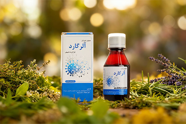 شربت آلرگارد نیاک در کنار گیاهان دارویی