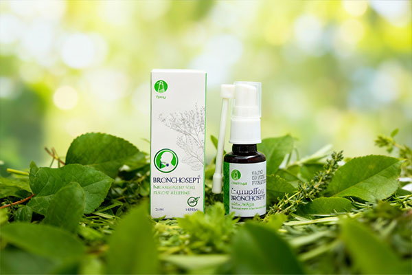 اسپری برونکوسپت سپیداج در کنار گیاهان دارویی