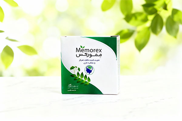 قرص ممورکس ایران داروک روی سطح مرمری سفید