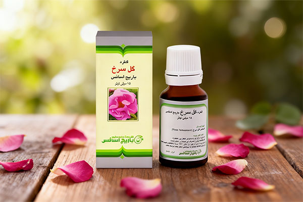 تصویر قطره گل سرخ باریج اسانس با گلبرگ‌های رز