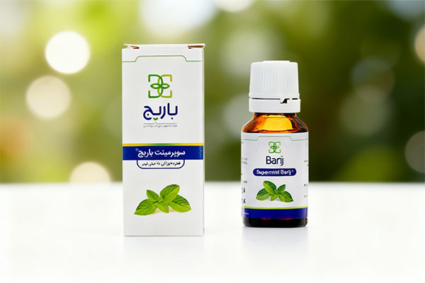 تصویر قطره سوپرمینت باریج اسانس روی سطح سفید