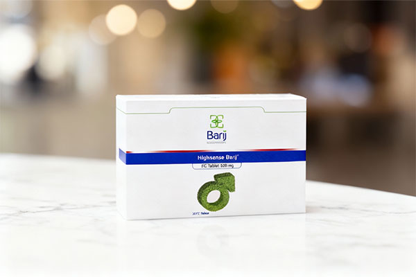 قرص های سنس باریج اسانس روی سطح سفید